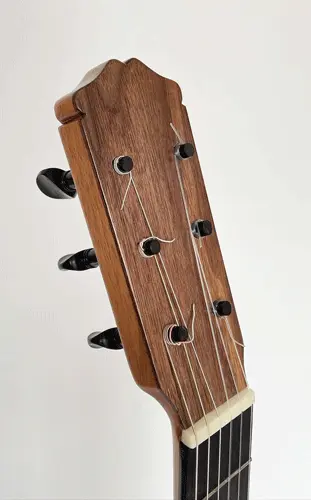 naffory-nr21-headstock.webp