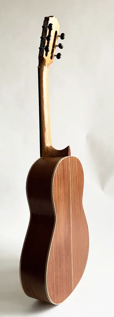 classic-guitar-naffory-nr17-back.webp
